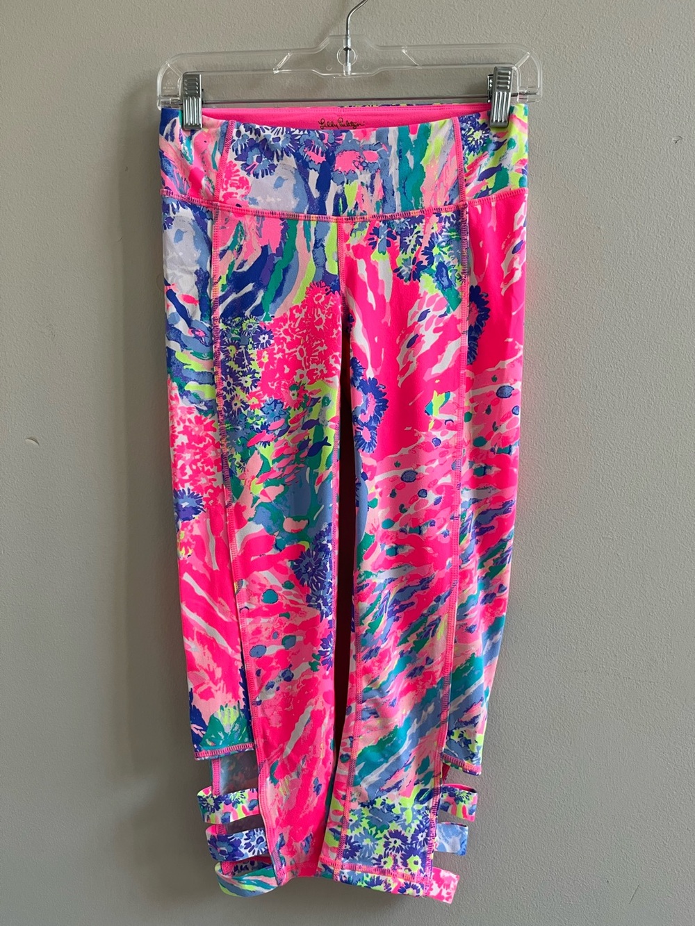 Lilly Pulitzer Luxetic Weekender Cropped Leggings Size Small Pink Multi Color